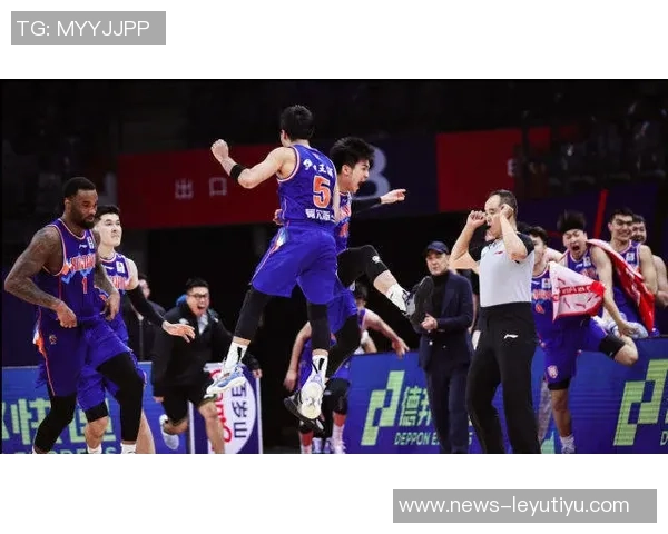 同年获得DPOYMVPFMVP的阿贾中投绝杀助力王牌夺得冠军点